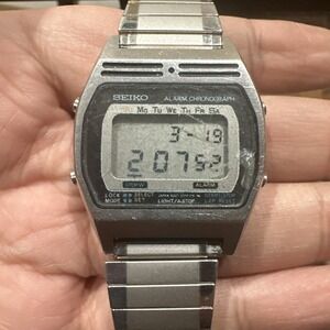 Vintage 1980 Working Digital Seiko A257-5010 Silver ‎ Band All Buttons Work Rare